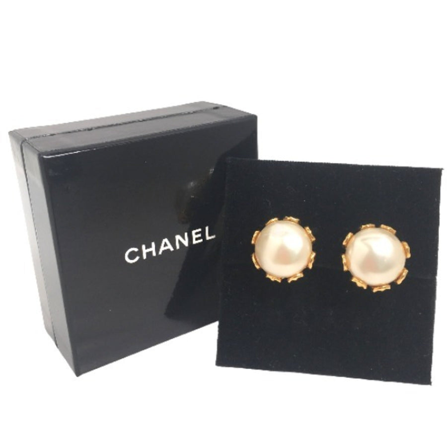 Chanel Clip-On Earrings Gold-