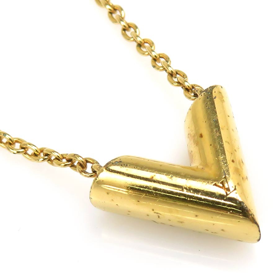 Louis Vuitton Essential V Necklace