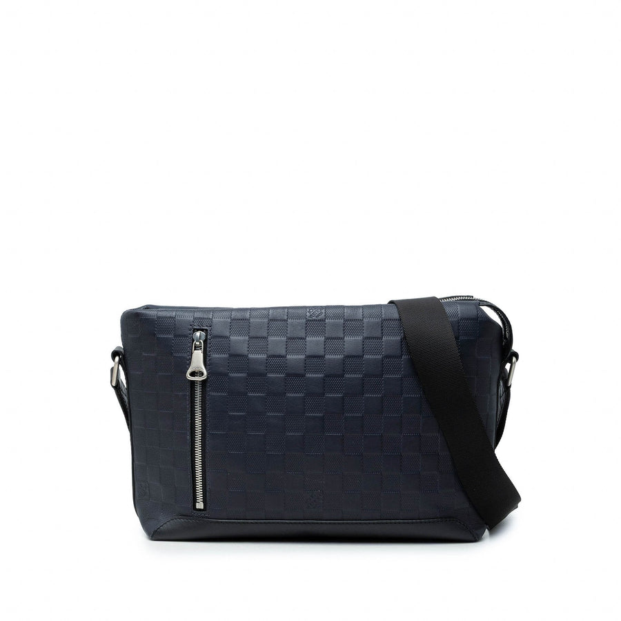 Louis Vuitton Damier Infini Discovery