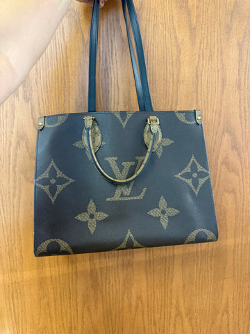 Louis Vuitton OnTheGo MM
