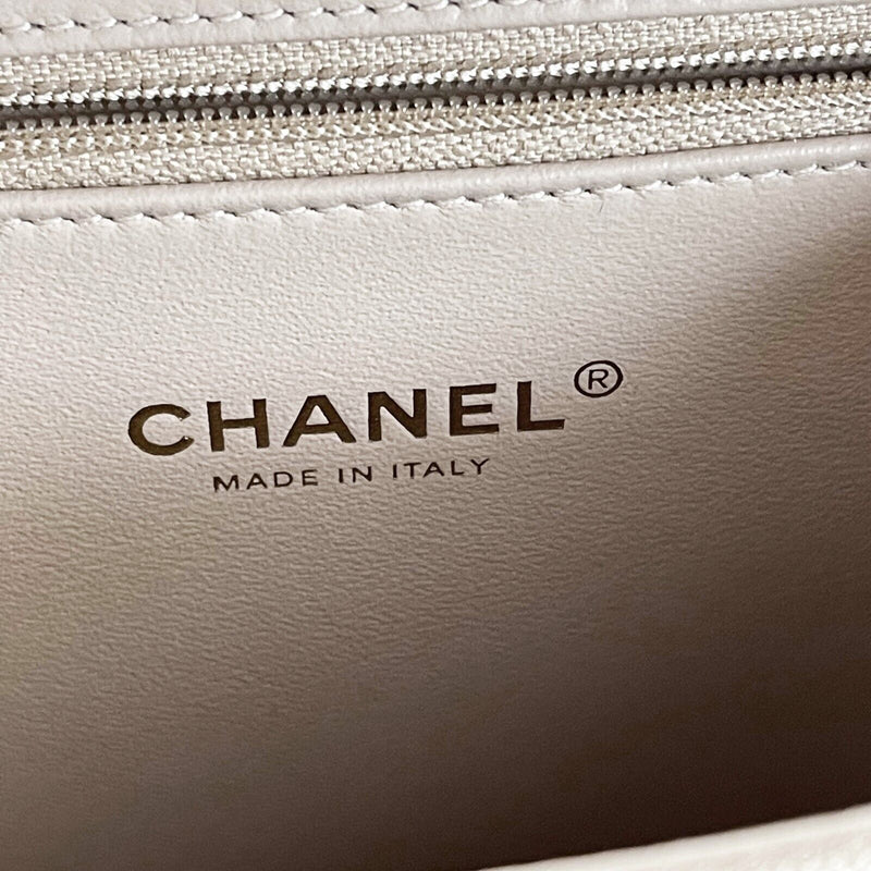 Chanel Excellent Cc Filigree Vanity Case