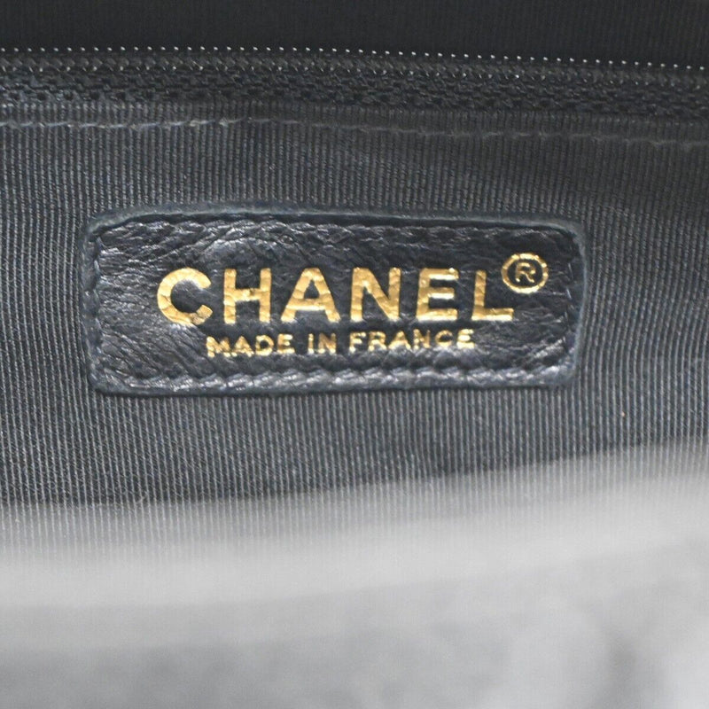 Chanel Cc Logo Chain Shoulder Bag Caviar