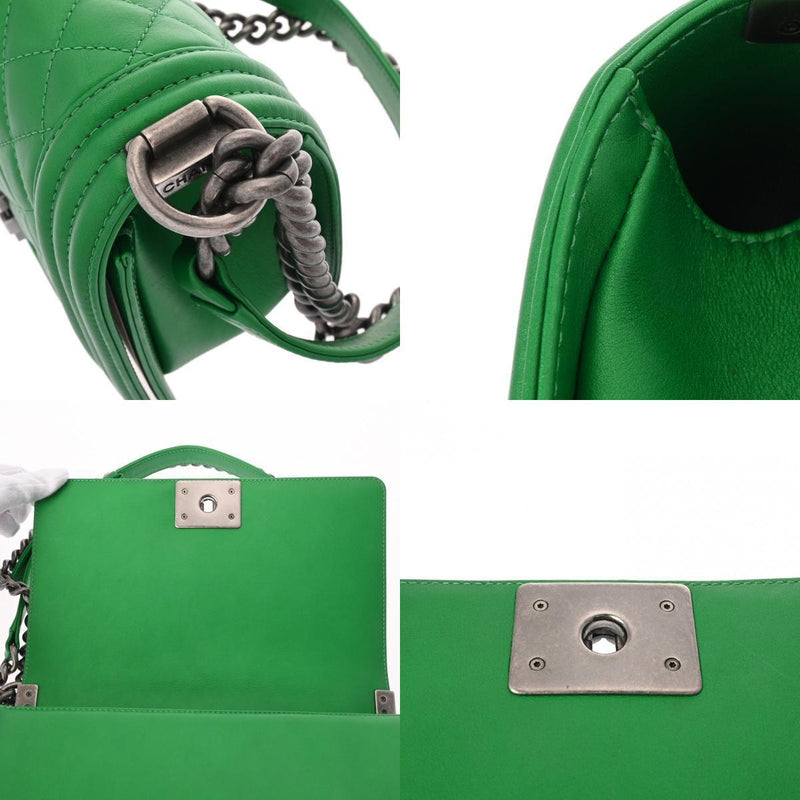 Chanel Boy Chainshoulder 9.8' Green