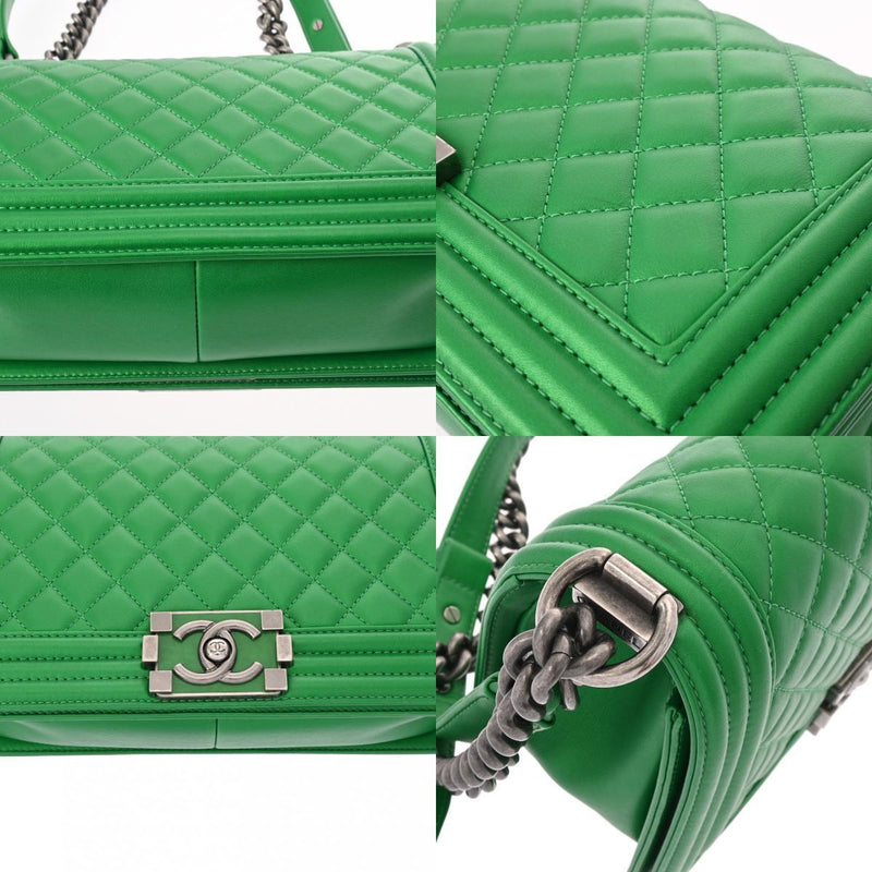 Chanel Boy Chainshoulder 9.8' Green