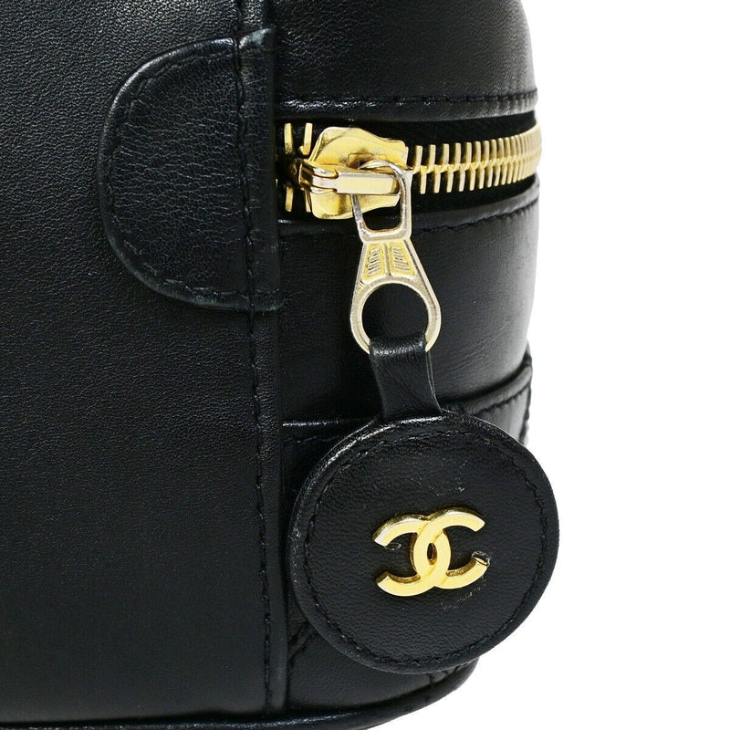 Chanel Cc Logo Bicolore Vanity Hand Bag