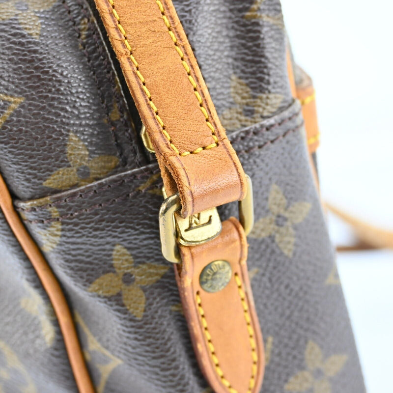 Louis Vuitton Trocadero 30 Shoulder