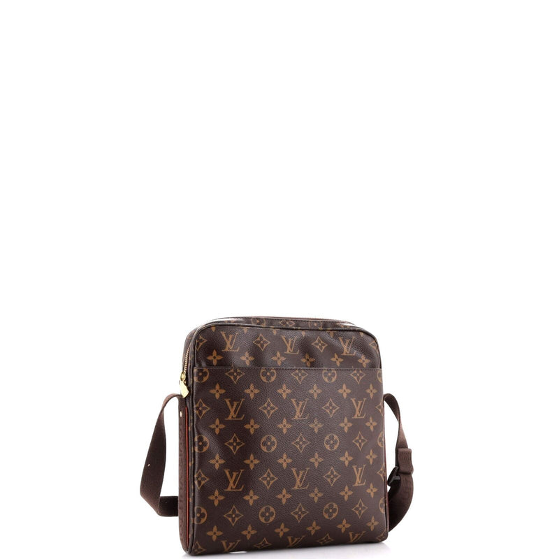 Louis Vuitton Trotteur Beaubourg Handbag