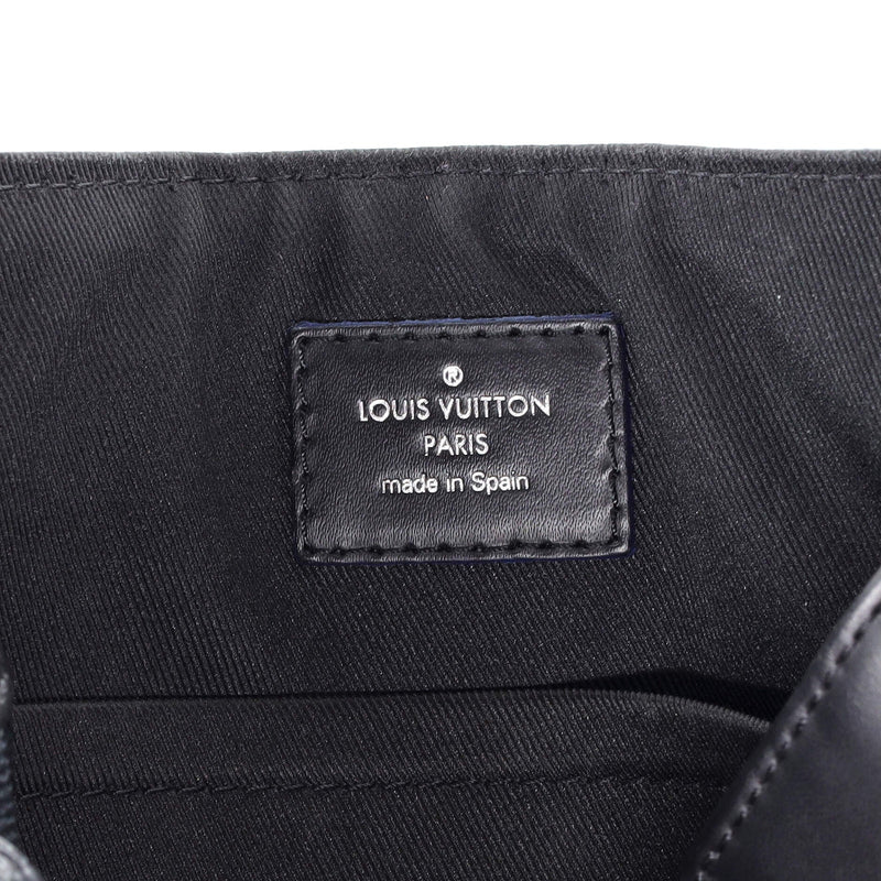 Louis Vuitton District Nm Messenger Bag