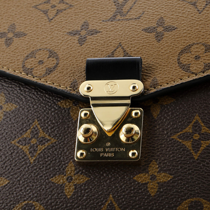 Louis Vuitton Pochette Metis Reverse