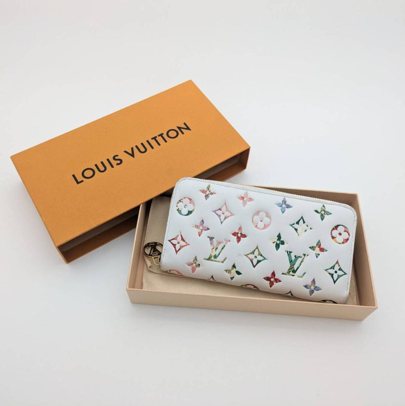 Extreme Louis Vuitton Floral Zippy