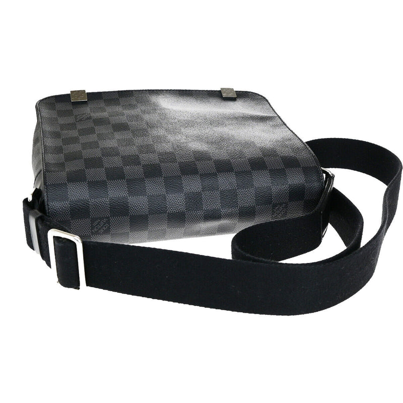 Louis Vuitton District Pm Nm Shoulder