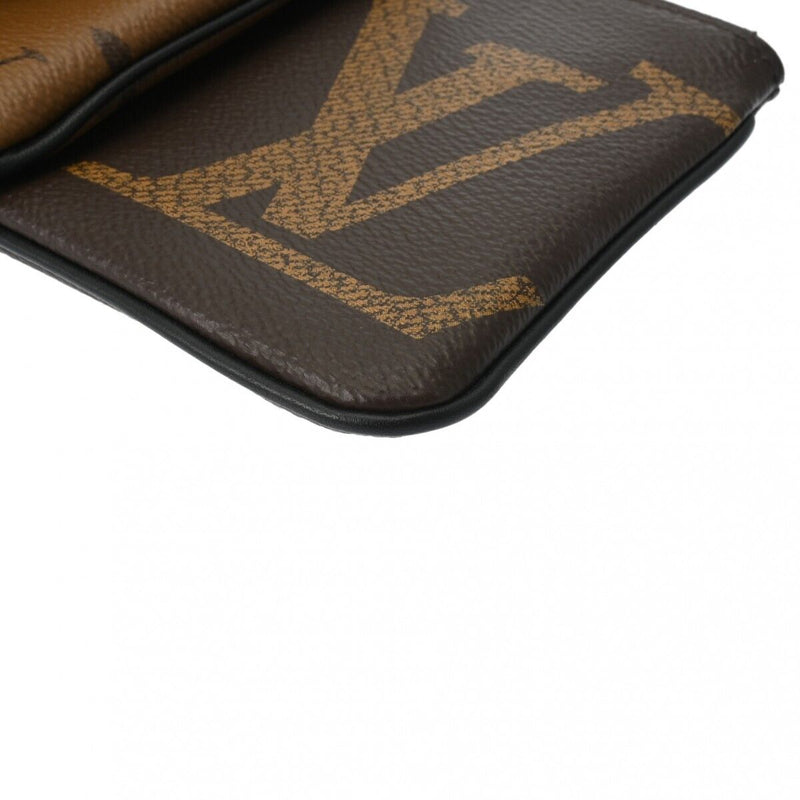 Louis Vuitton Reverse Giant Pochette