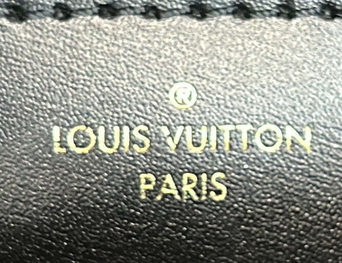 Louis Vuitton Pochette Metis Reverse