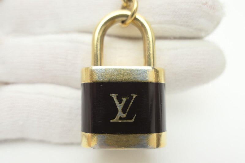 Louis Vuitton  Metal Porte Cles