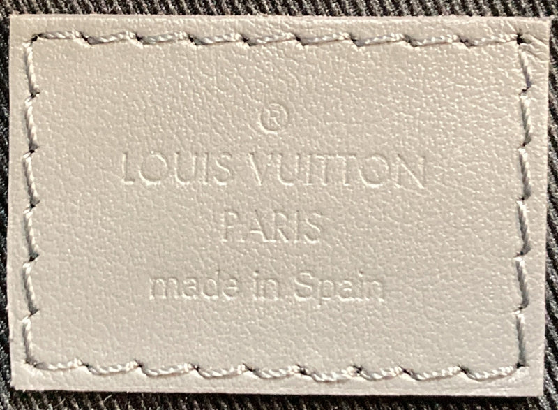 Louis Vuitton Discovery Bumbag Shadow