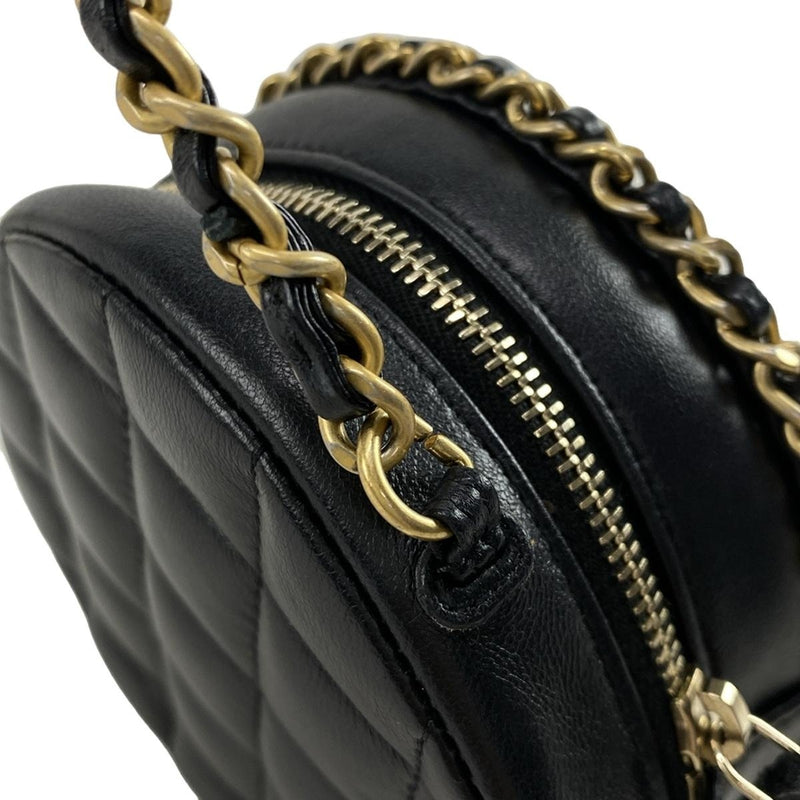 Chanel Matelasse / Classic Chain Clutch