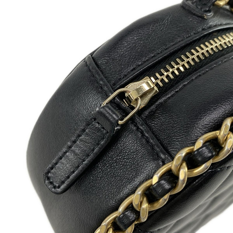 Chanel Matelasse / Classic Chain Clutch