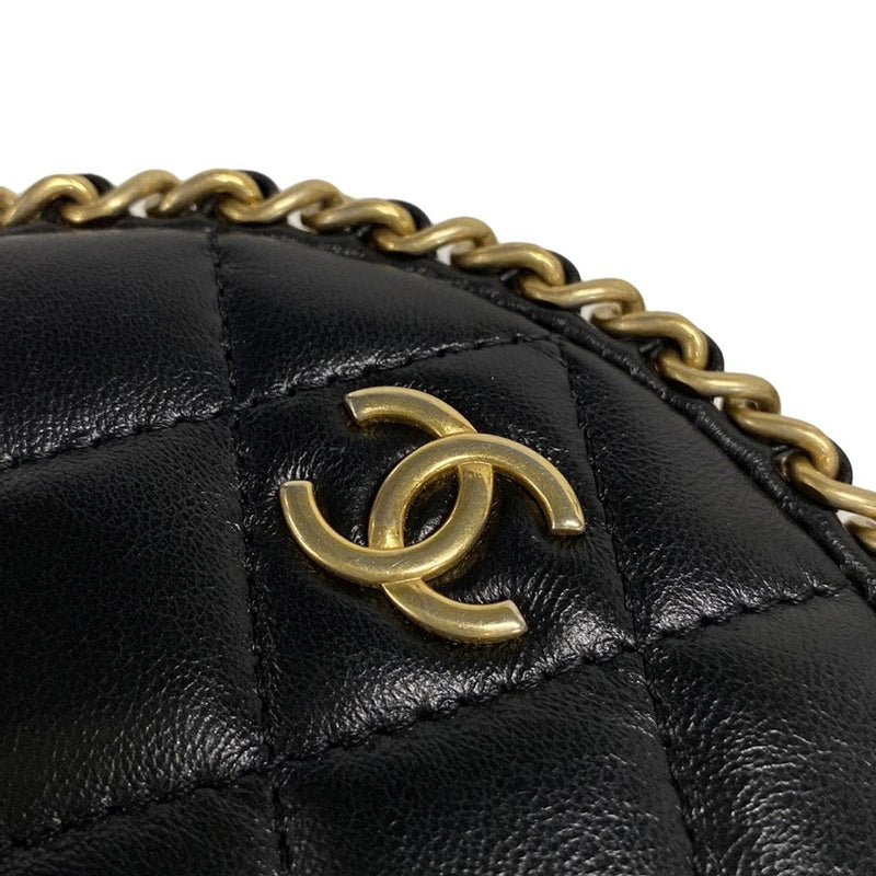 Chanel Matelasse / Classic Chain Clutch