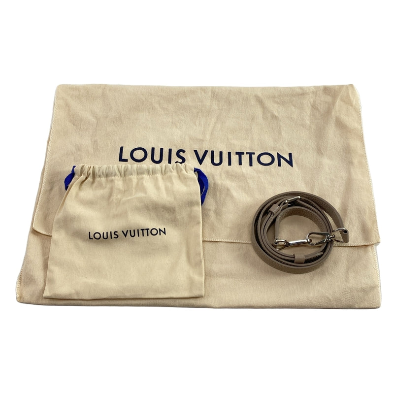 Louis Vuitton Capucines Mm (Old Pm)