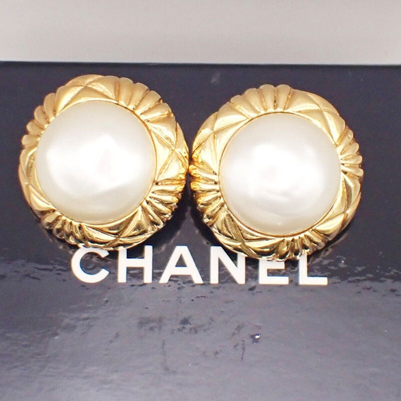 Chanel Logo Imitation Pearl Round Button