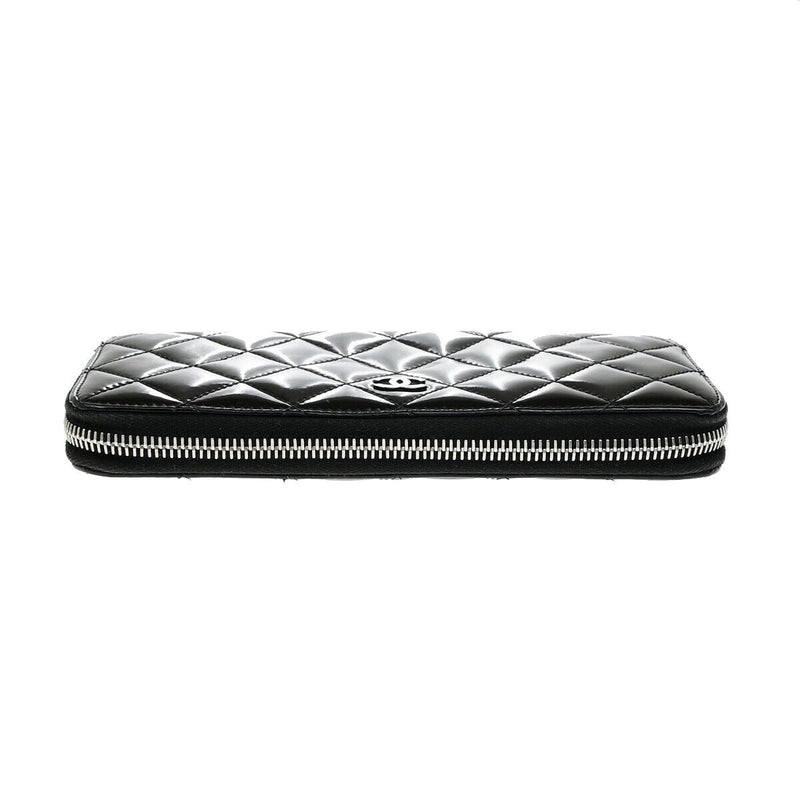 Chanel Cc Logo Matelasse Zipper Around