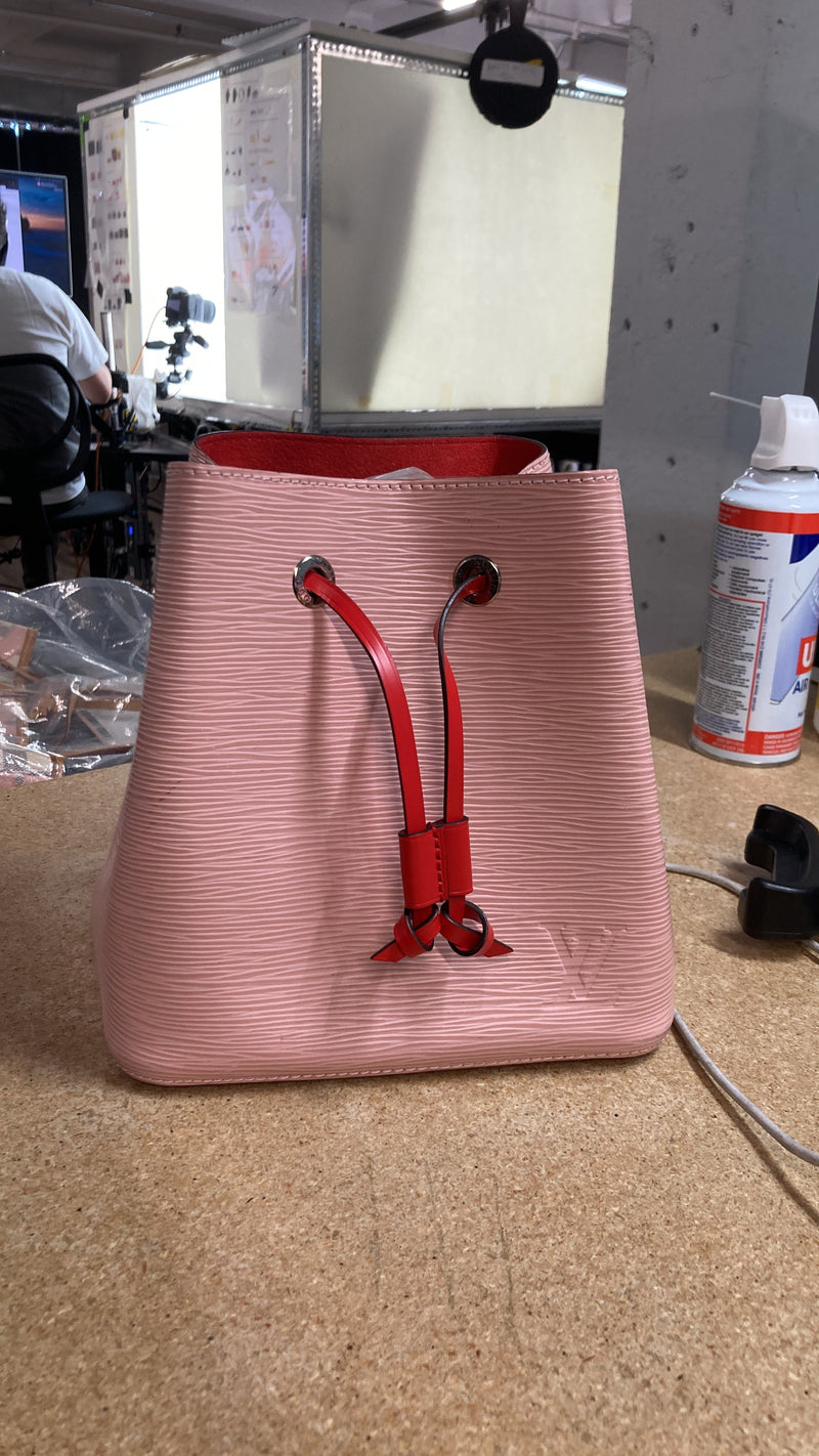Louis Vuitton Neonoe Handbag Epi Leather