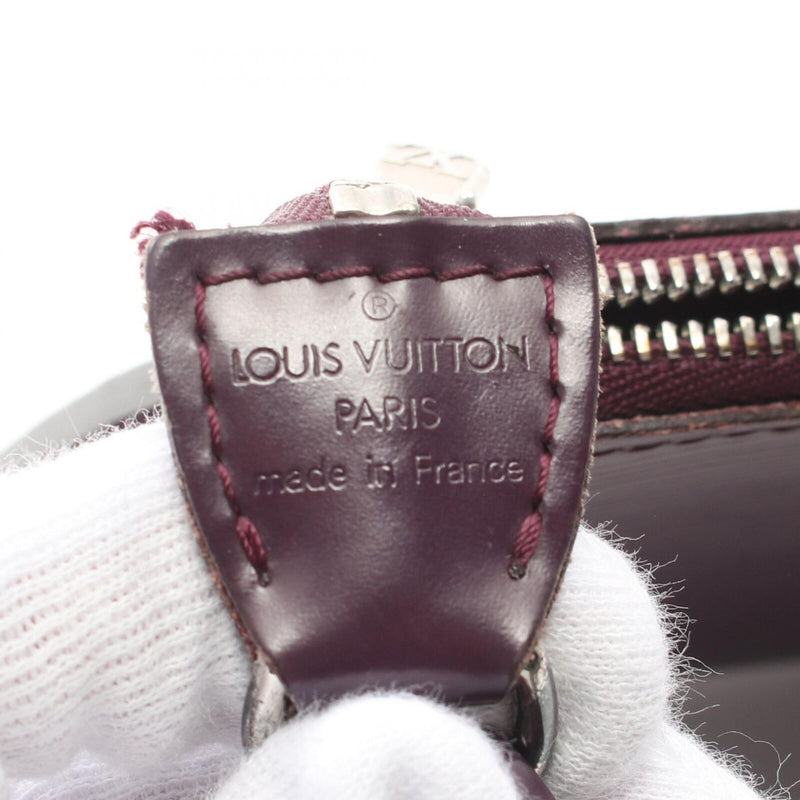 Louis Vuitton Pochette Accessoires Hand