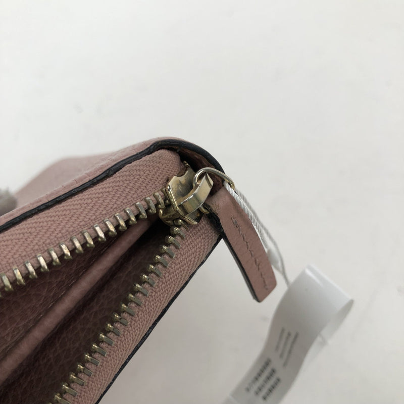 Gucci Long Wallet Cowhide Pink Zipper