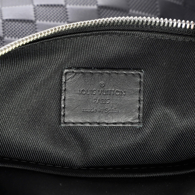 Louis Vuitton Discovery Messenger Bag