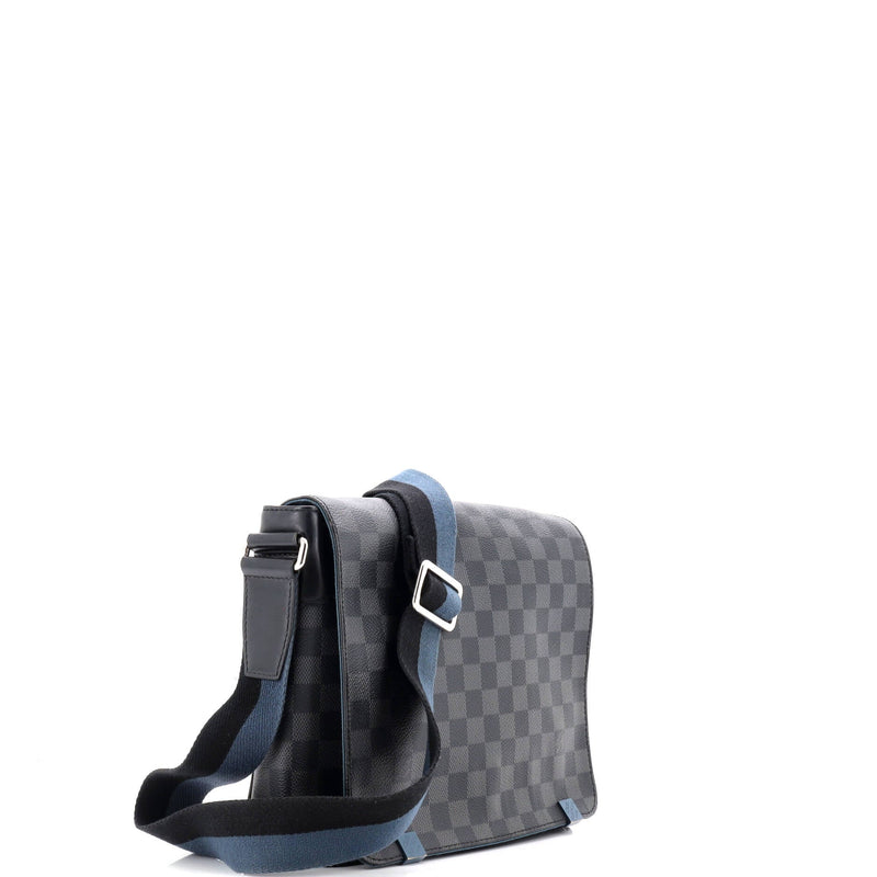 Louis Vuitton District Nm Messenger Bag