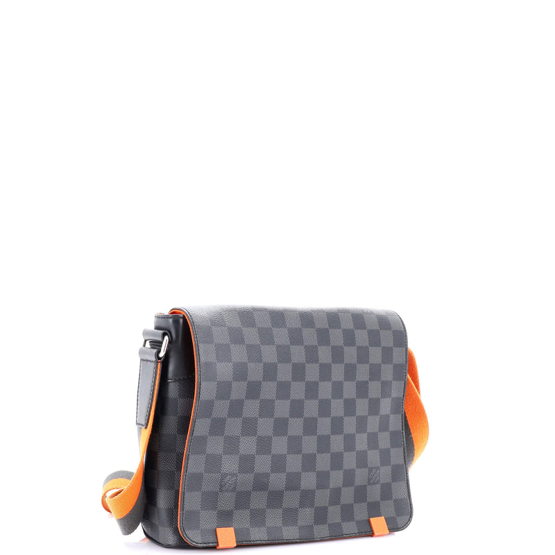 Louis Vuitton District Nm Messenger Bag