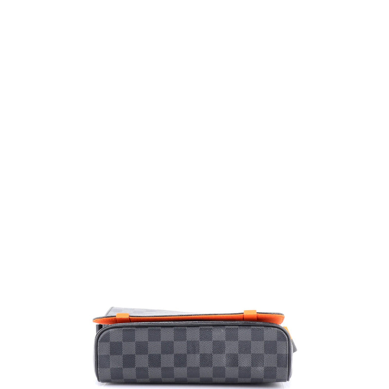 Louis Vuitton District Nm Messenger Bag