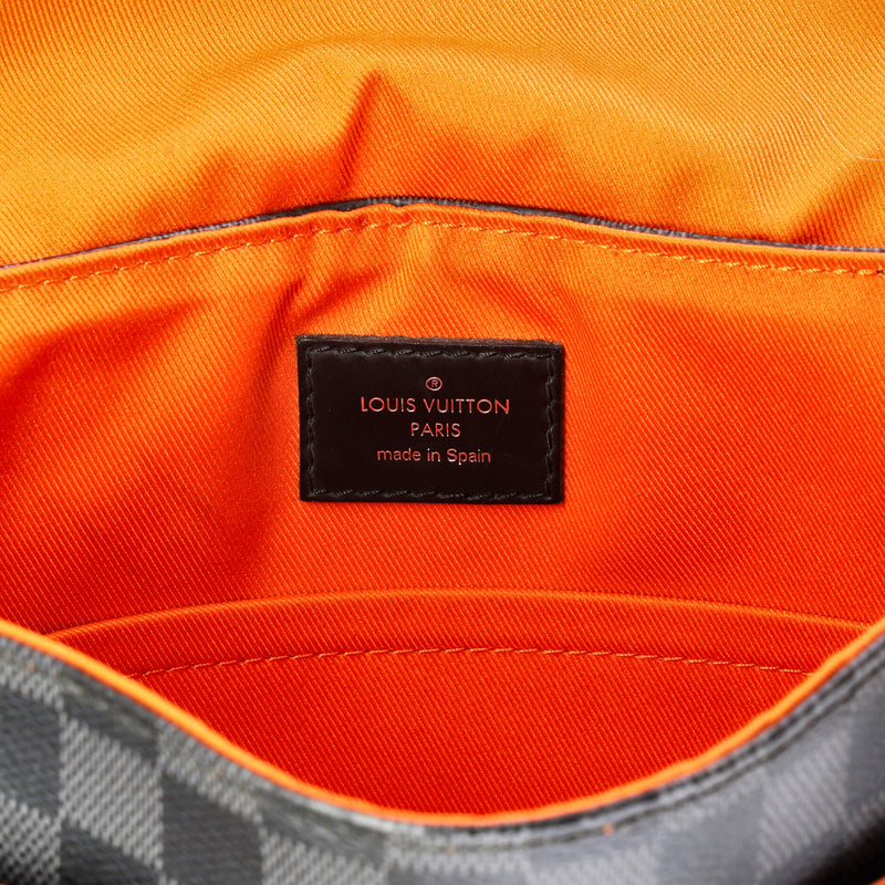 Louis Vuitton District Nm Messenger Bag