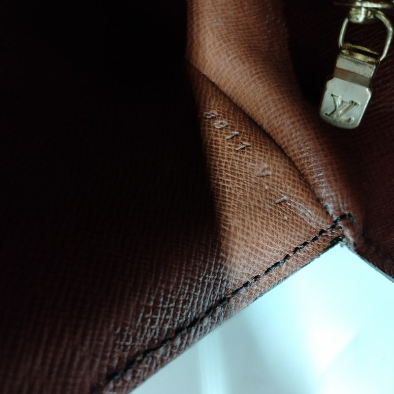 Louis Vuitton Lv Shoulder Bag Saint
