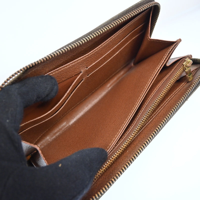 Louis Vuitton Zippy Long Wallet