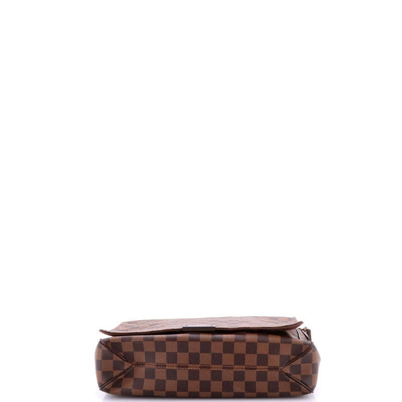 Louis Vuitton District Messenger Bag