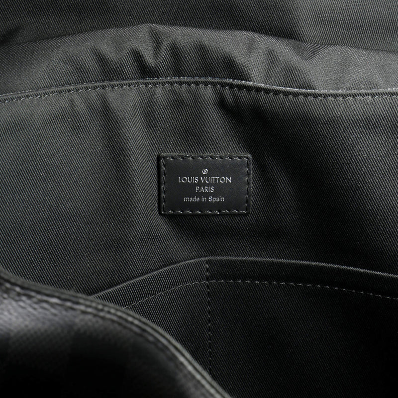 Louis Vuitton District Nm Messenger Bag