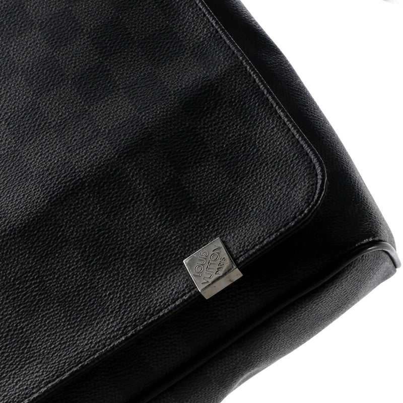Louis Vuitton District Nm Messenger Bag