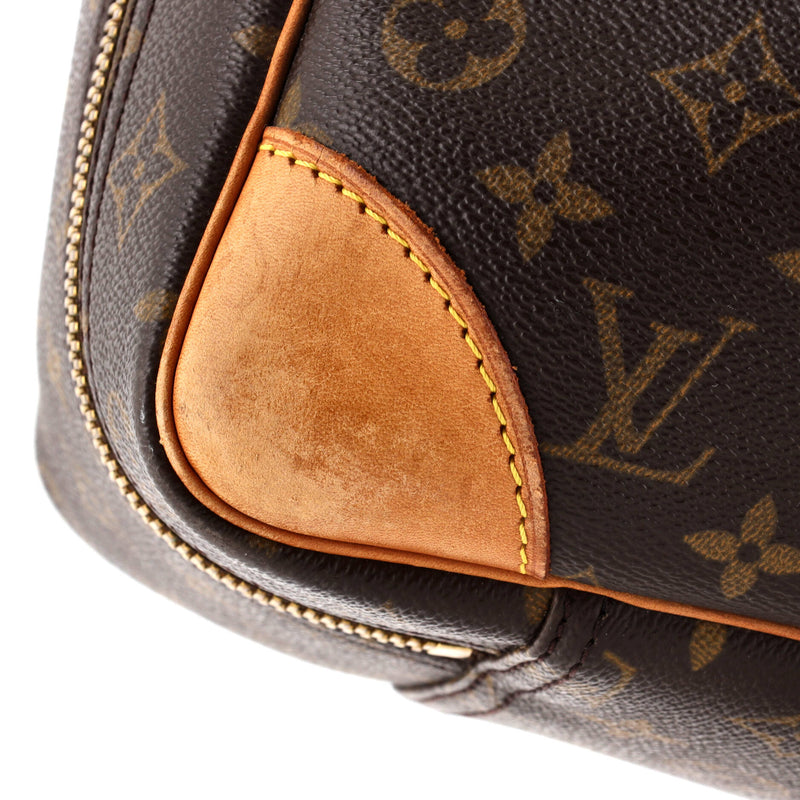 Louis Vuitton Sirius Handbag Canvas 45