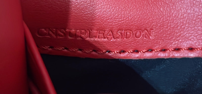 Burberry Henley Wallet On Chain