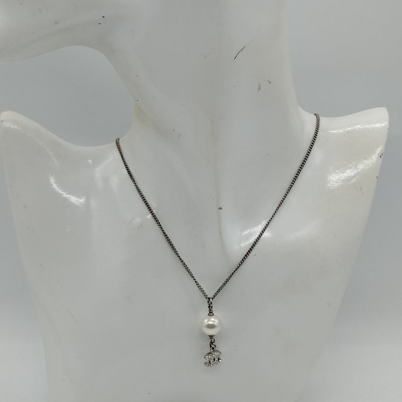 Chanel Pendant Necklace Silver Whites 7
