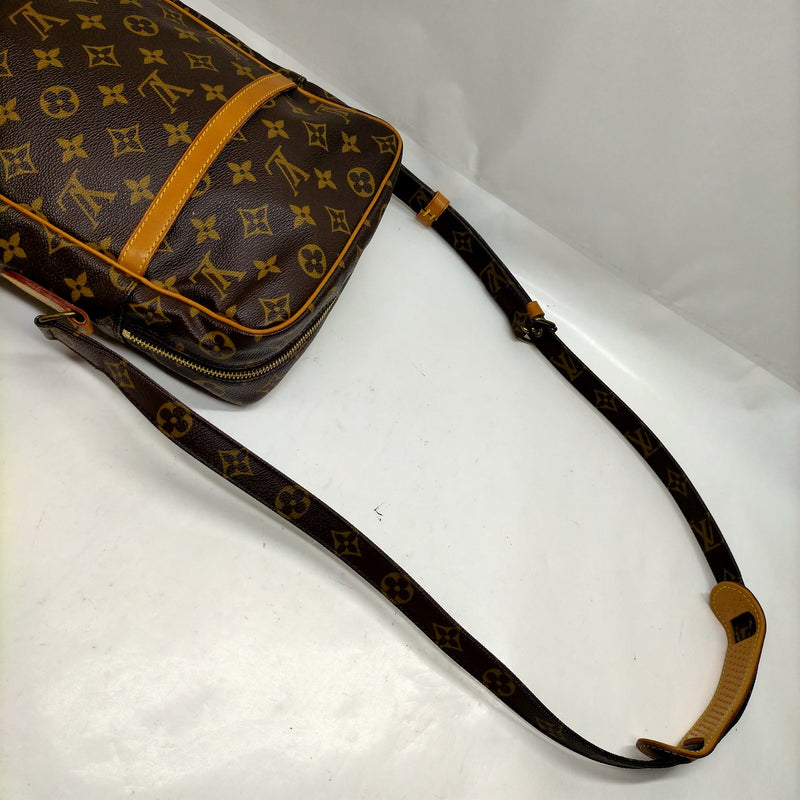 Louis Vuitton Lv Shoulder Bag Danubemm