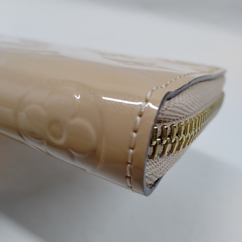 Louis Vuitton Lv Long Wallet Beige