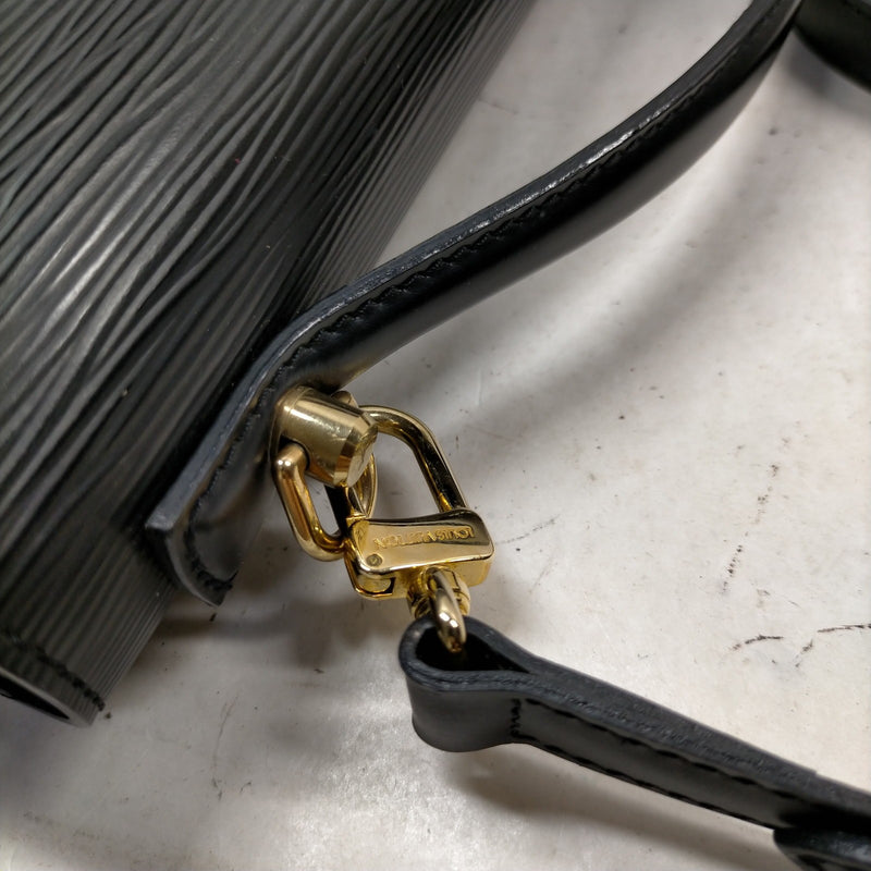 Louis Vuitton Lv Hand Bag Monceau Black