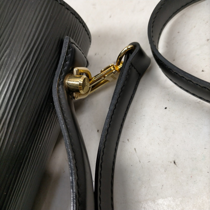 Louis Vuitton Lv Hand Bag Monceau Black