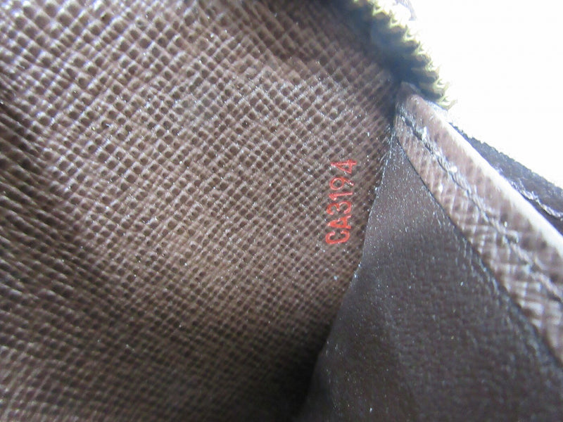 Louis Vuitton Damier Zippy Wallet