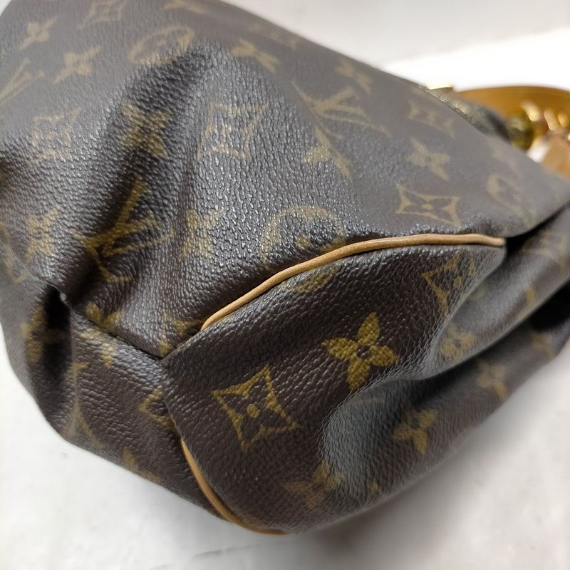 Louis Vuitton Lv Shoulder Bag Kalahari