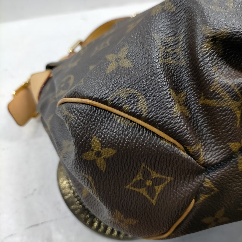 Louis Vuitton Lv Shoulder Bag Kalahari