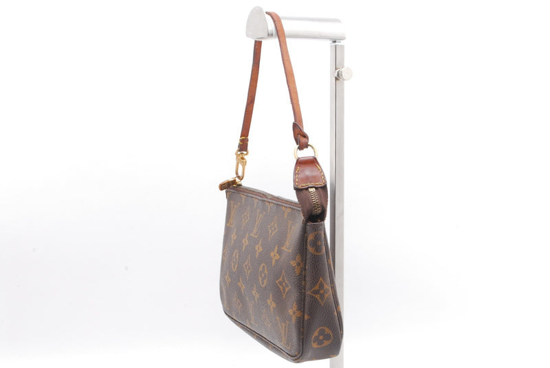 Louis Vuitton Pochette Accessoires Lv