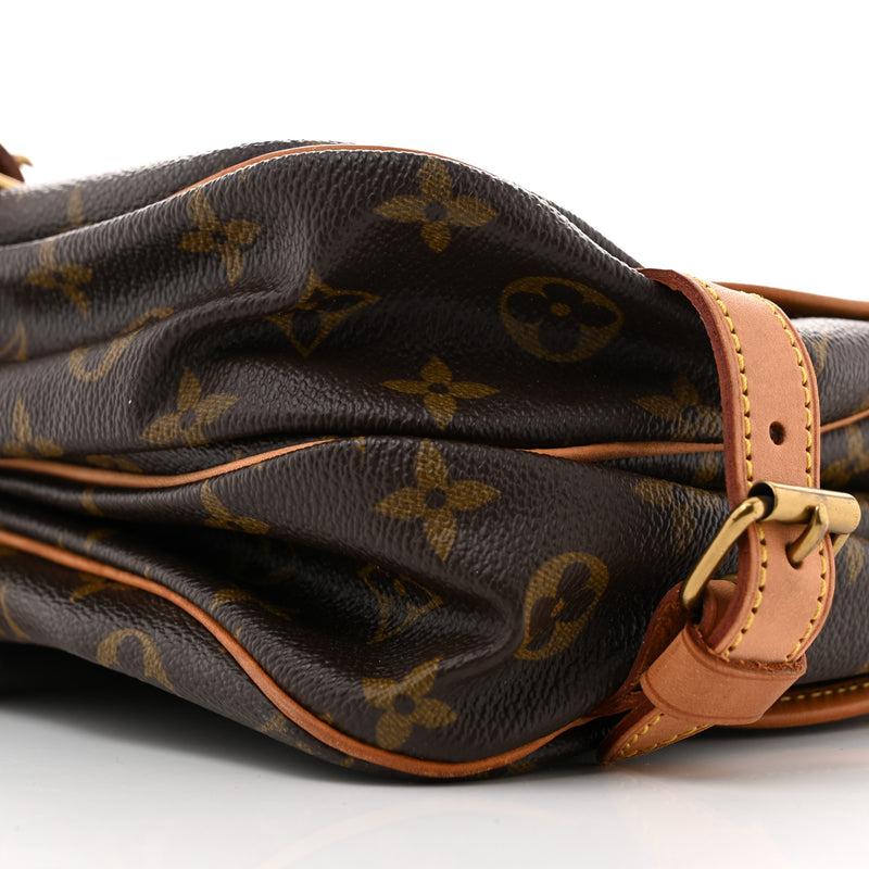 Louis Vuitton Saumur 30
